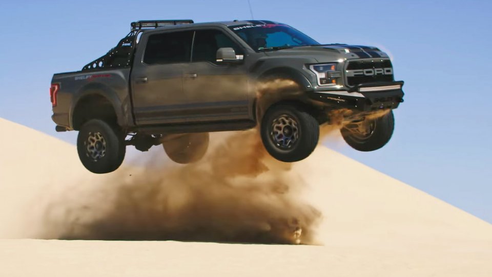 Shelby Raptor Baja je Ford F-150 Raptor dotažený k