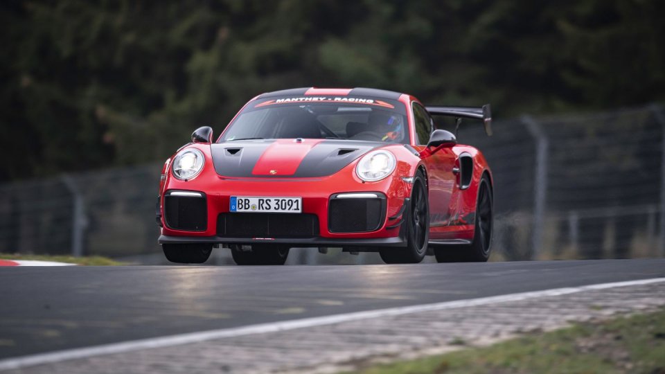 Porsche 911 GT2 RS MR - rekord na Nürburgringu