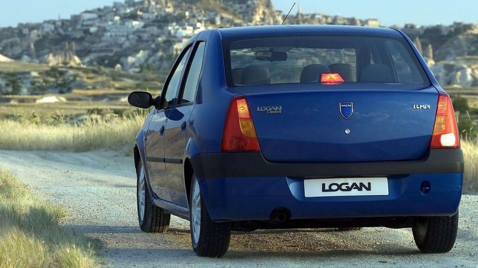 Dacia Logan 2004