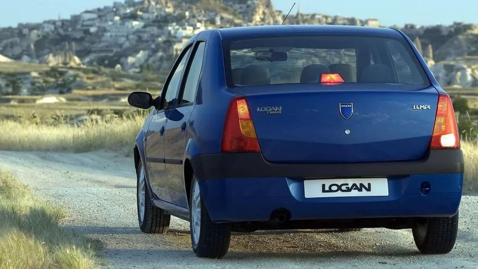 Dacia Logan 2004