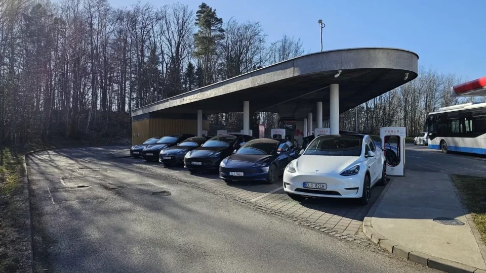 Dobíjení elektromobilu