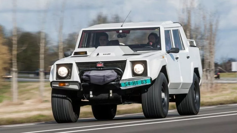 Lamborghini LM002