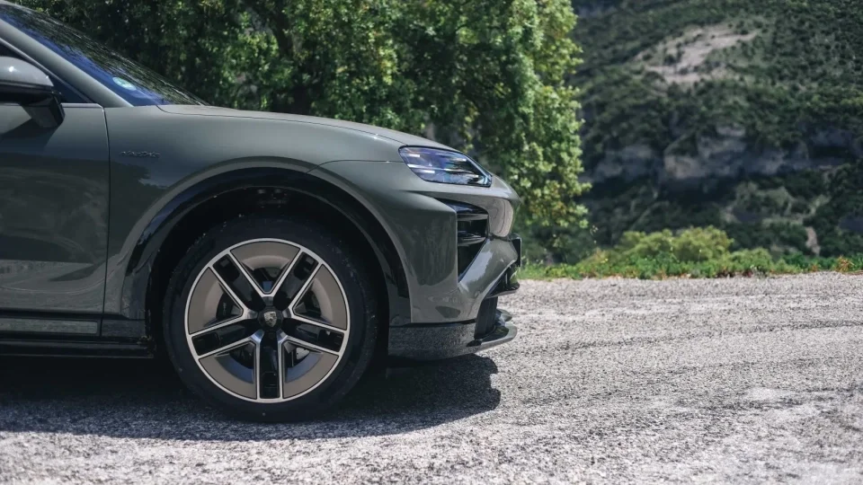 Porsche Cayenne Electric