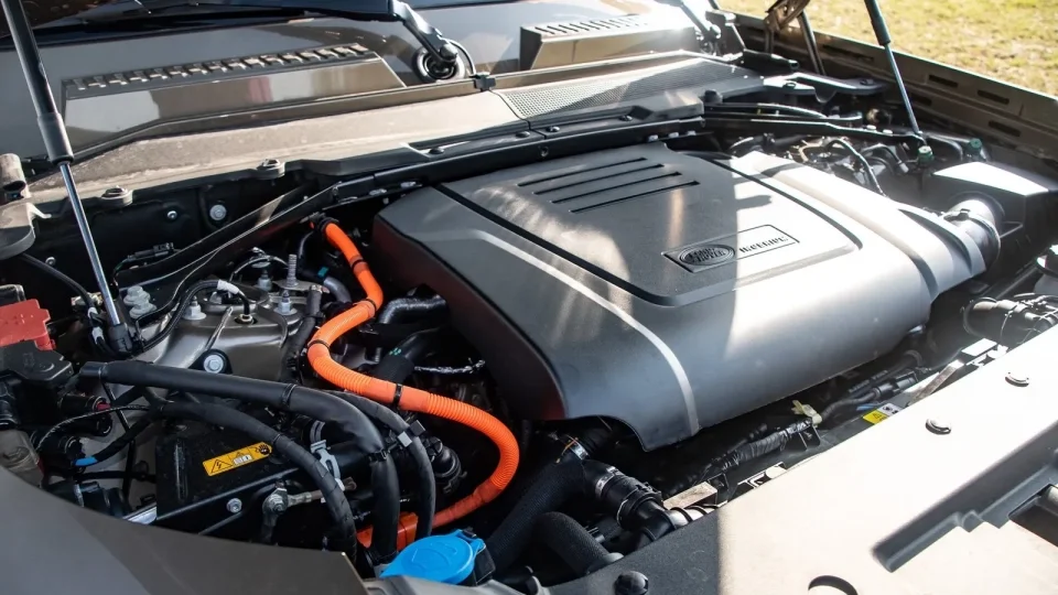 Test Land Rover Defender P300e