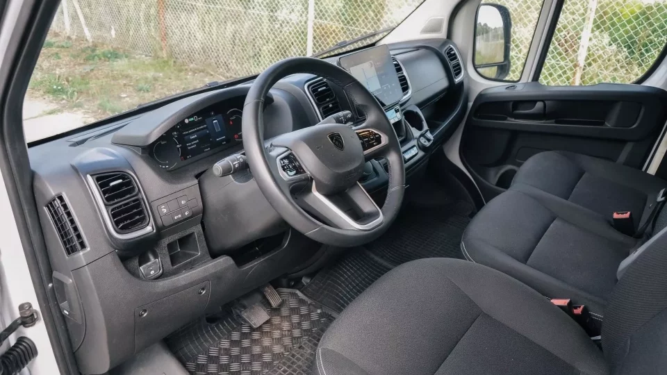 Peugeot e-Boxer L3H2