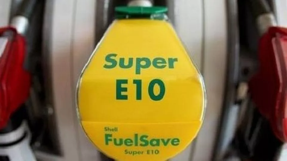 e10