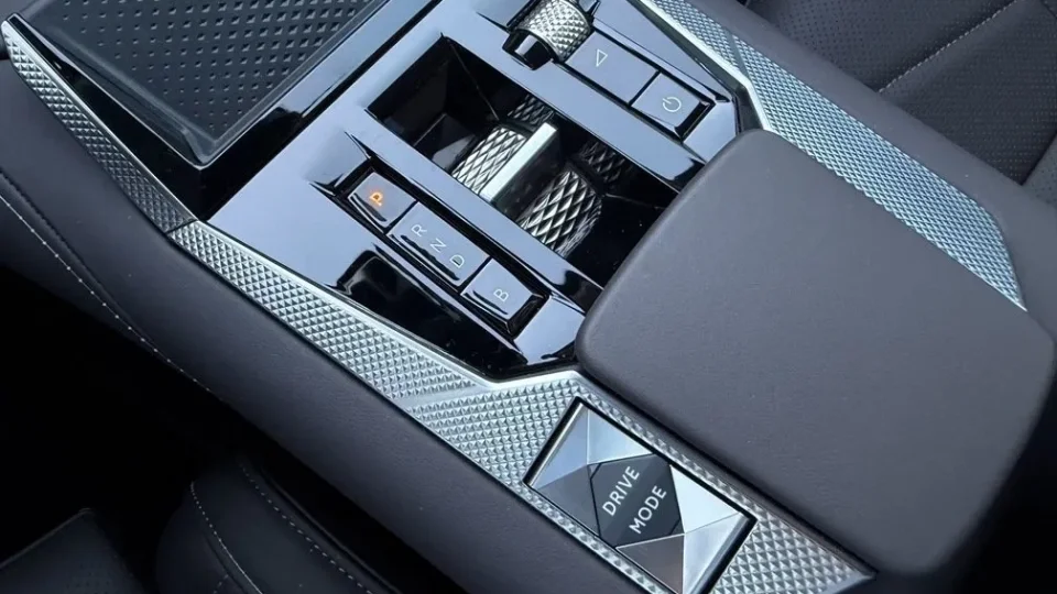 DS N°4 PLUG-IN HYBRID