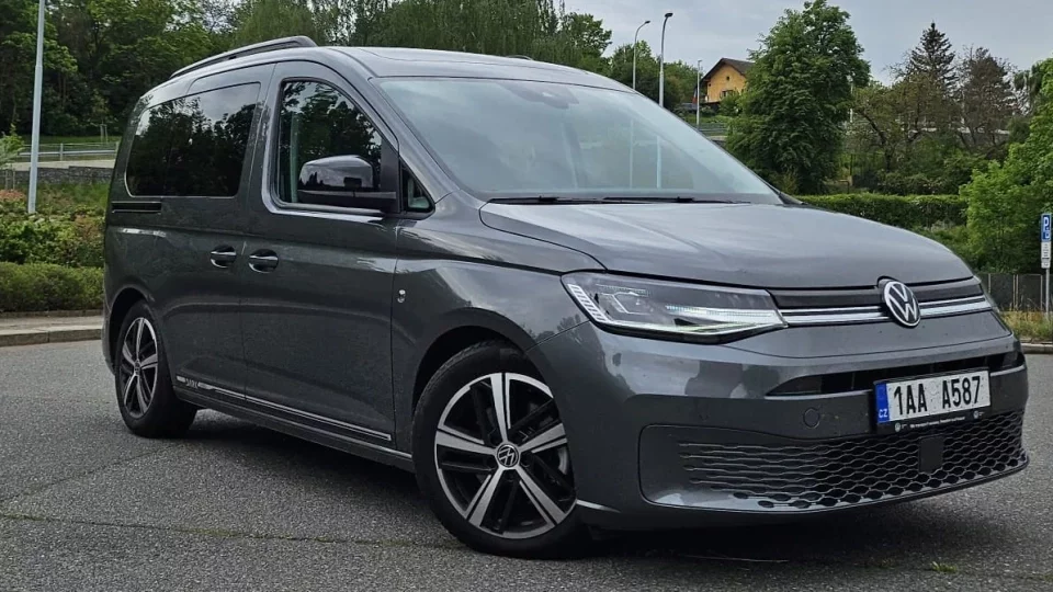 VW Caddy 2.0 TDI DSG Dark Label