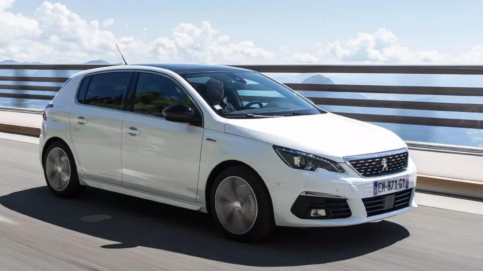 Vylepšený Peugeot 308 ve verzi hatchback 6