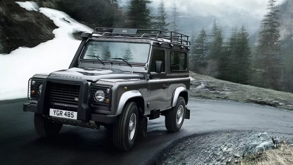 Land Rover Defender..