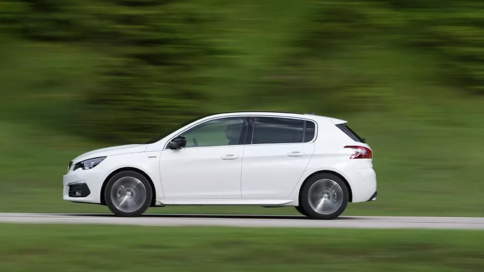 Vylepšený Peugeot 308 ve verzi hatchback 3