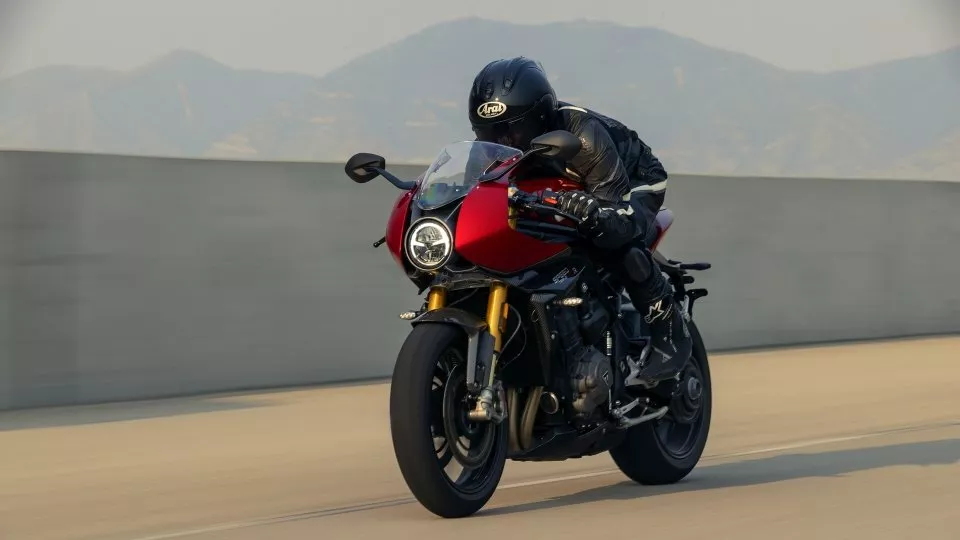 Triumph Speed Triple 1200 RR