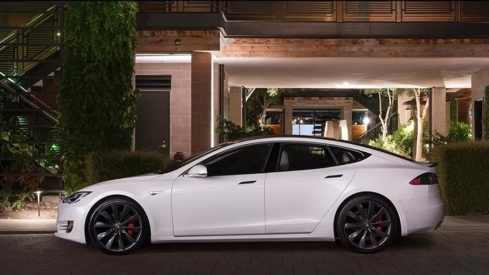 Tesla model S