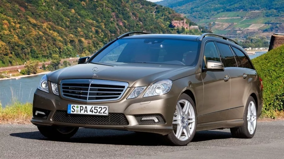 Mercedes E kombi 2011