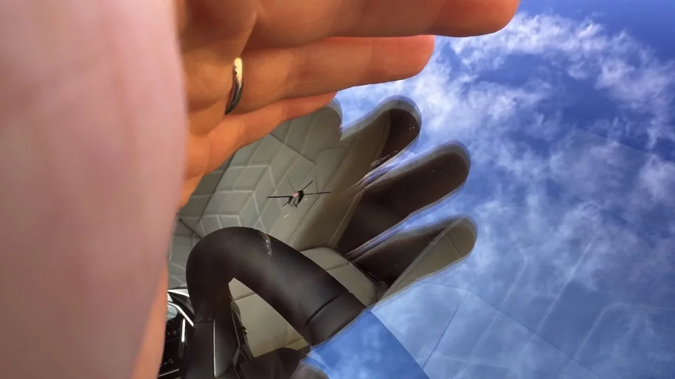 BMW 740d xDrive poškození čelního skla