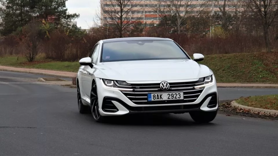 VW Arteon R-line