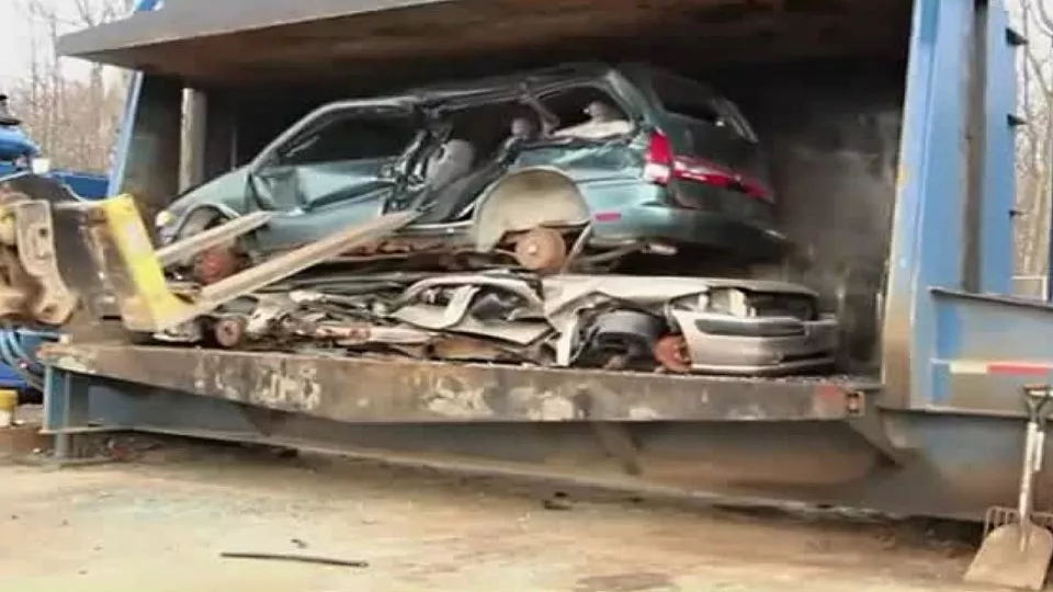 Automobilový lis