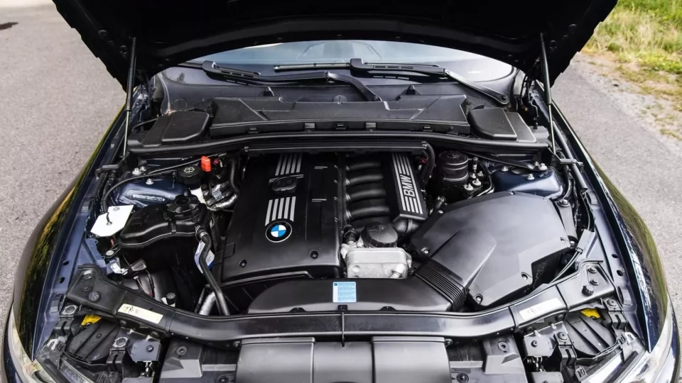 BMW 330i Convertible E93