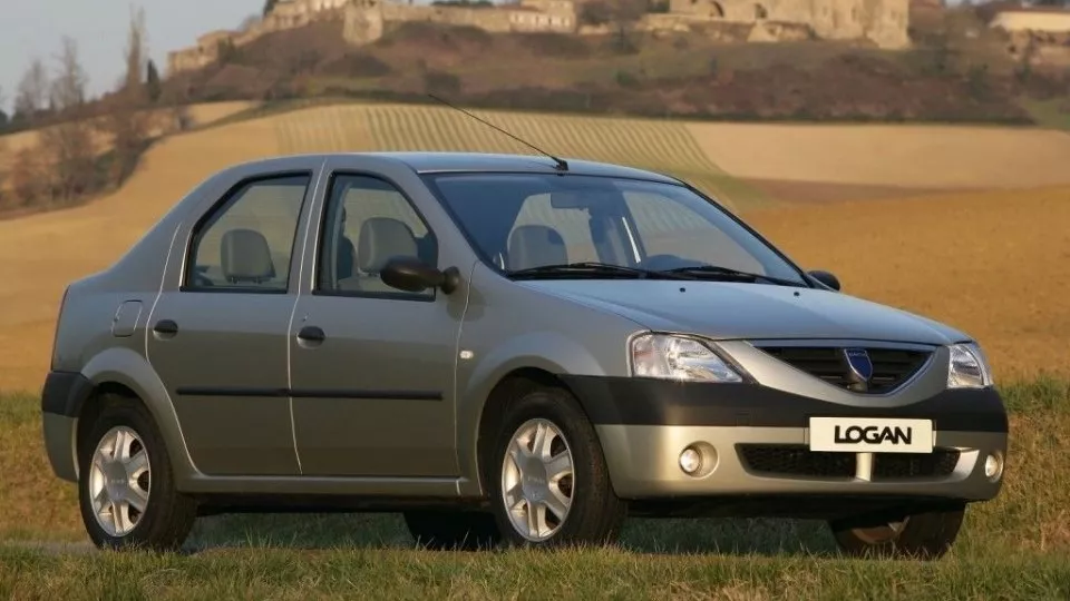 Dacia Logan (2005)