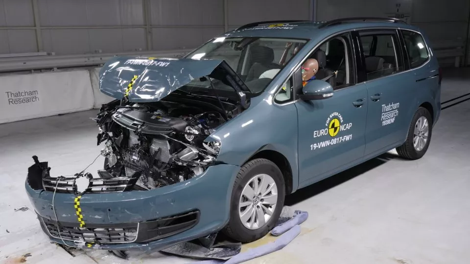 Volskwagen Sharan crash test