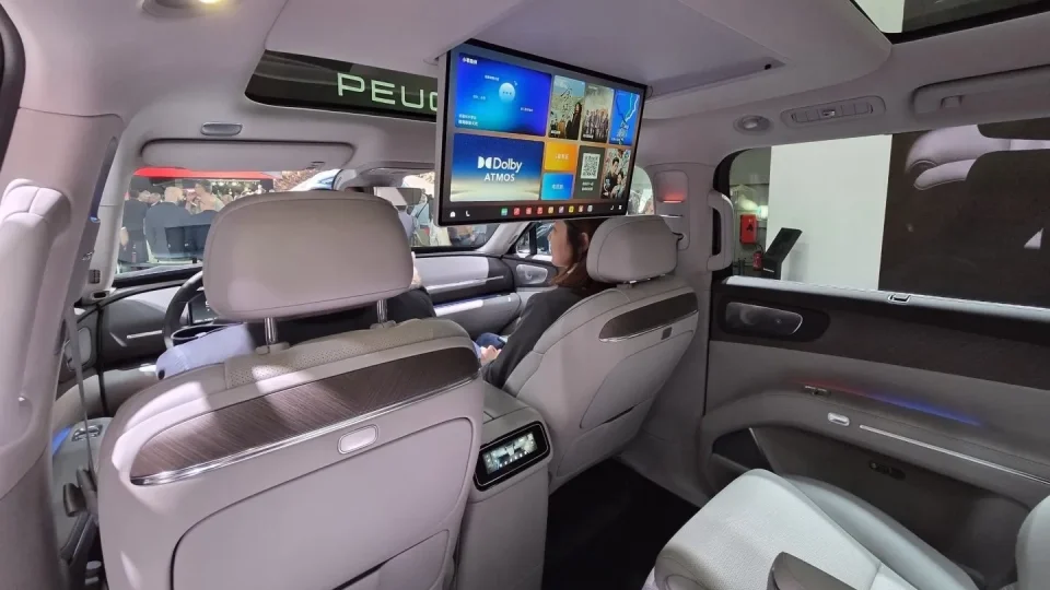Leapmotor na autosalonu v Paříži