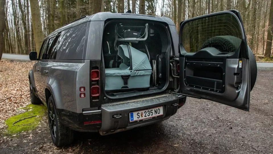 Land Rover Defender Outbound