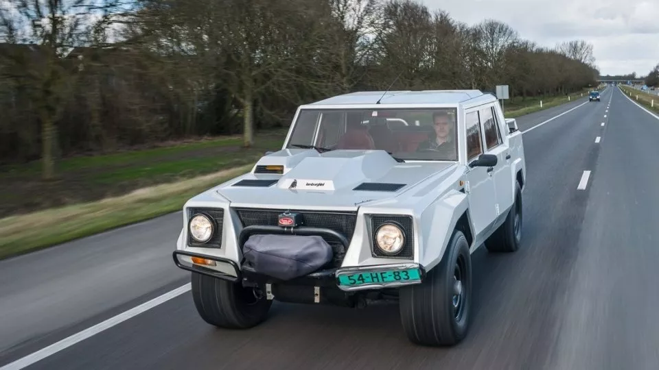 Lamborghini LM002