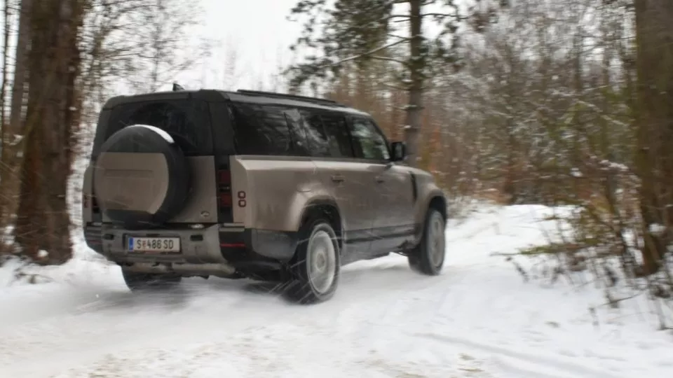 Nový Land Rover Defender 130