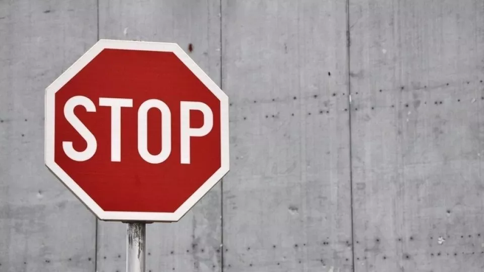 stop, dej přednost v jízdě