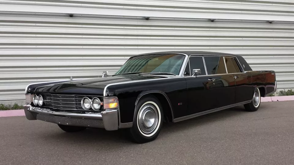 Upravený Lincoln Continental od Lehmann-Peterson l