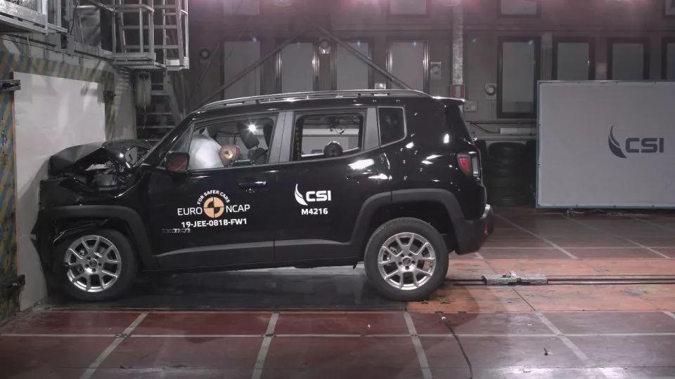 Jeep Renegade crash test