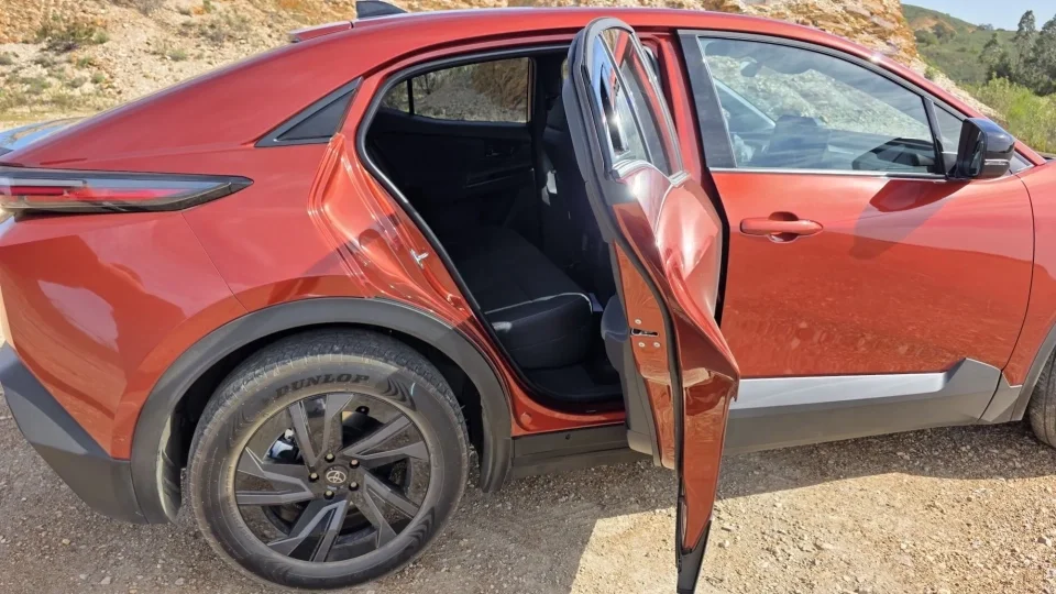 Toyota C-HR+