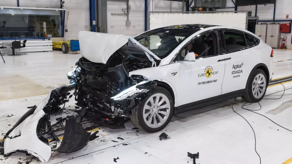 Tesla model X crash test