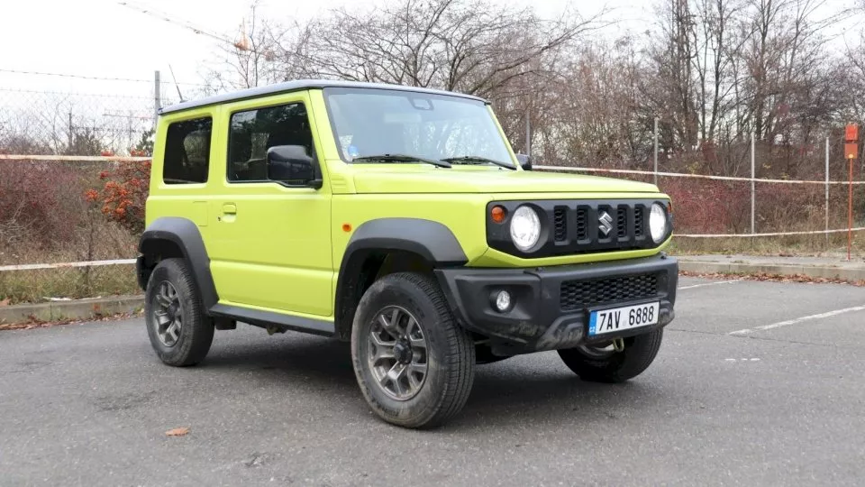 Suzuki Jimny vs. Ford Ranger Raptor