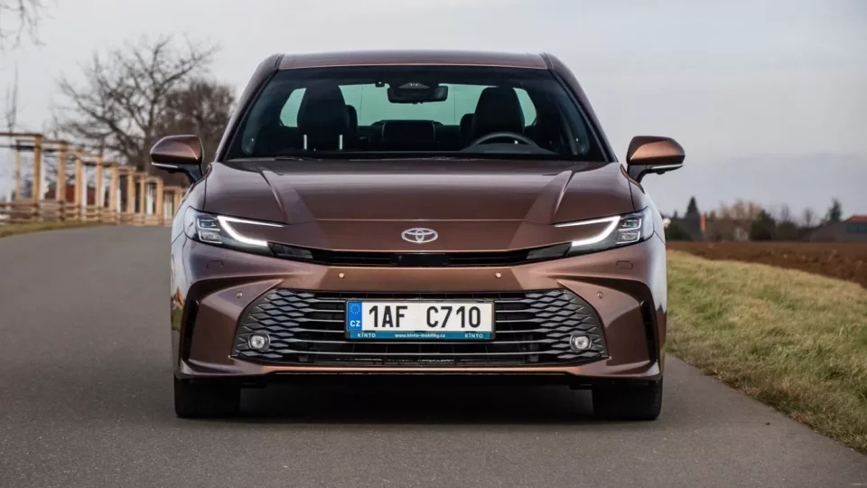 Test Toyota Camry 2024