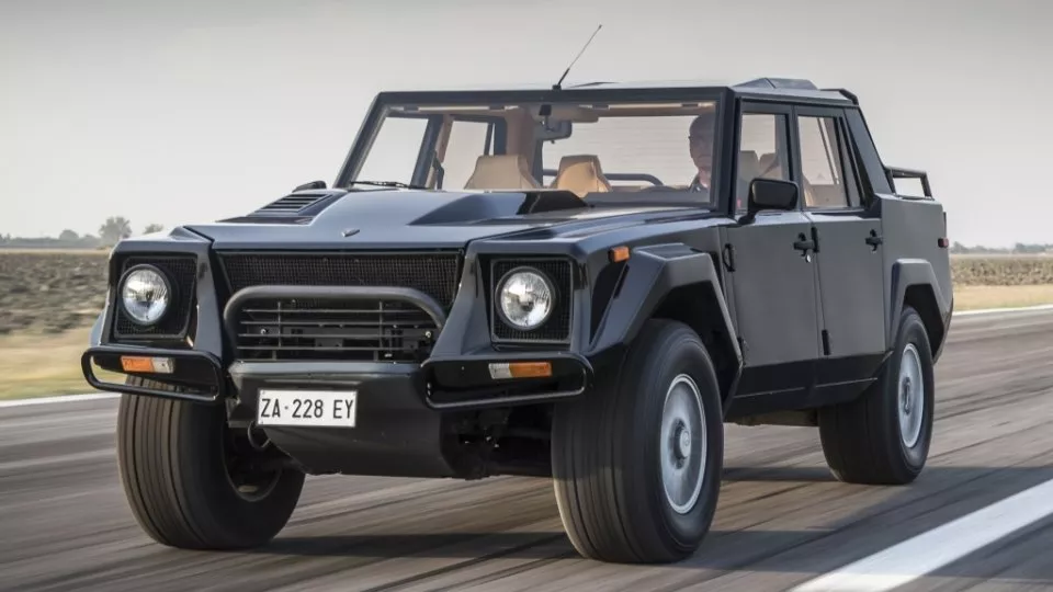 Lamborghini LM002