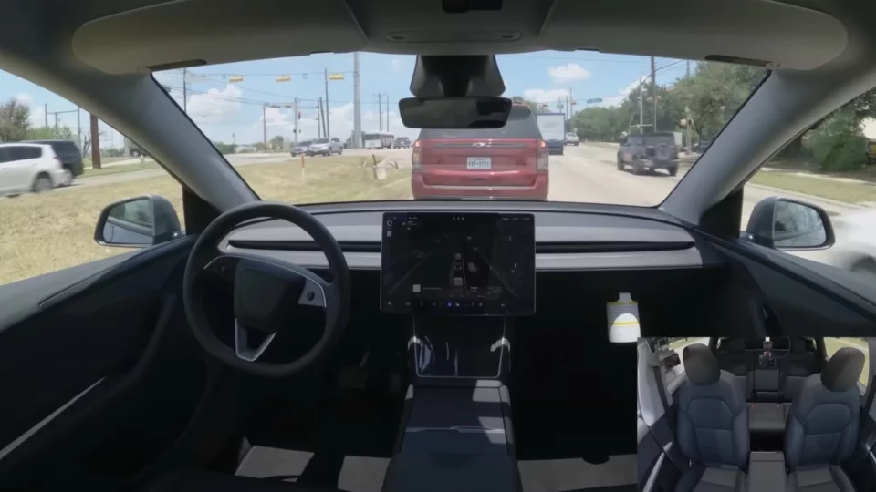 Autonomní řízení Tesla FSD