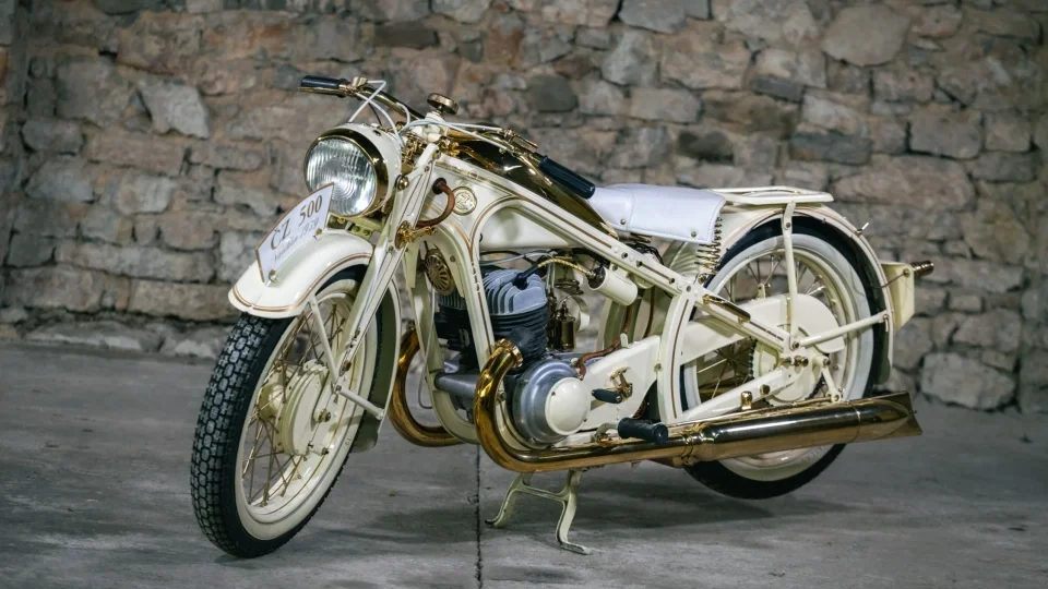 ČZ 500 Touring Vatikán