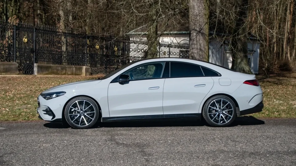 Test Mercedes-Benz CLA hybrid