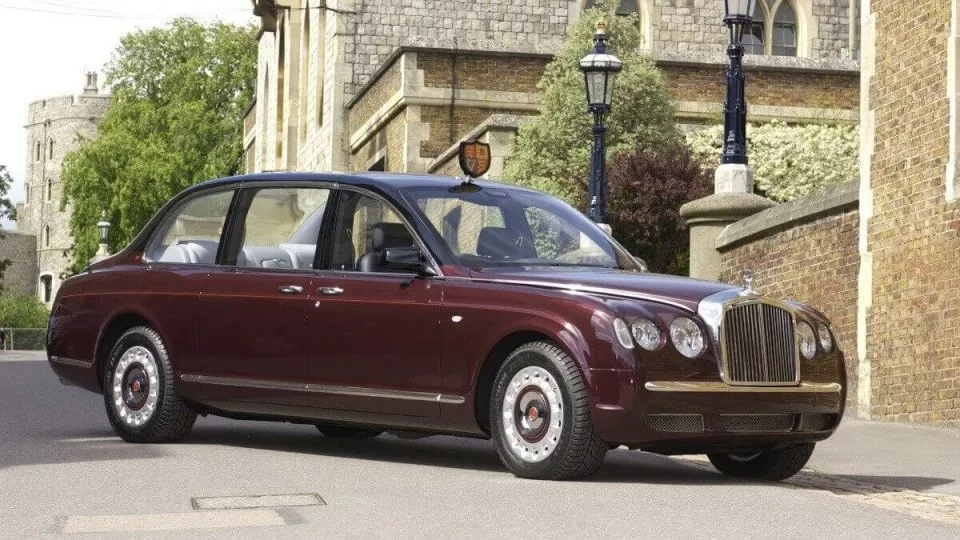 Bentley State Limousine