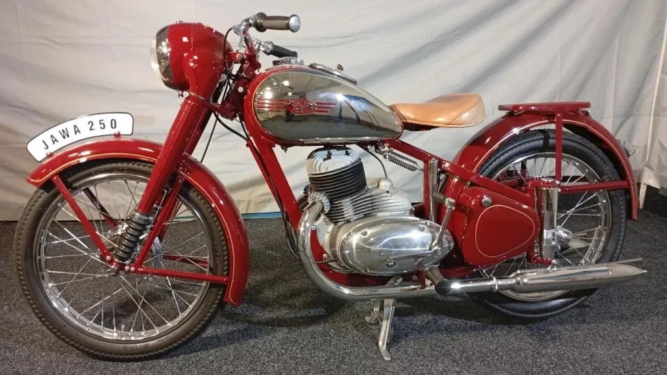 Jawa 250 Pérák