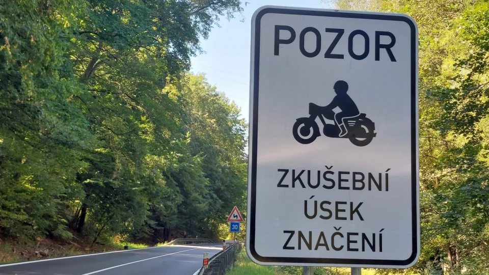 vodorovné značení pro motorkáře
