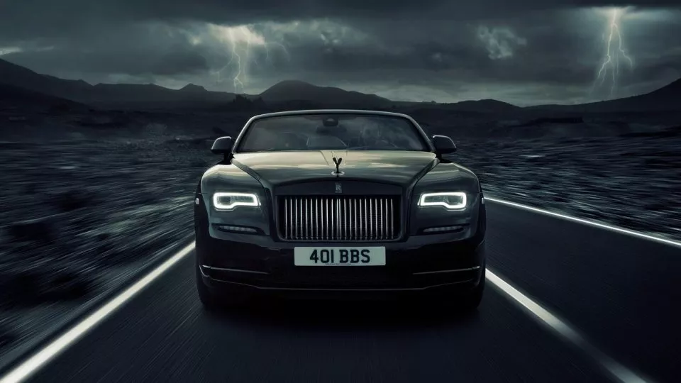 Působivý Rolls-Royce Dawn Black Badge.