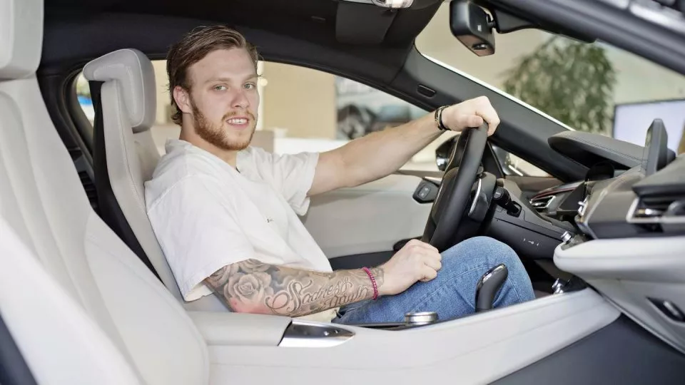 David Pastrňák BMW i8