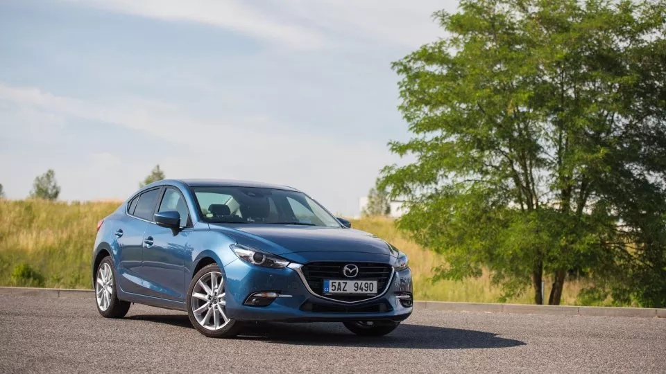 Mazda 3 se drží atmosferických motorů.