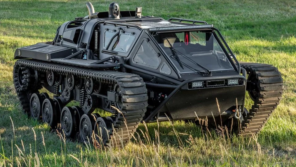 Tank pro volné chvíle Ripsaw EV3-F4.