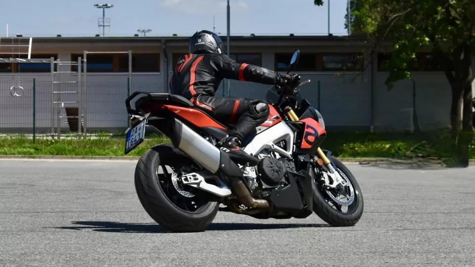 Aprilia Tuono V4 1100