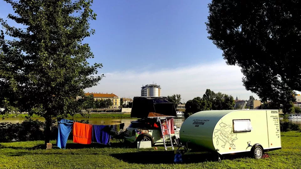 Nepodléhejte turistickému davu, objevujte nové des