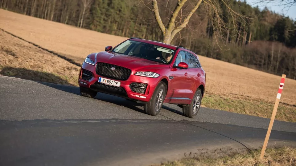 Majestátní Jaguar F-Pace.