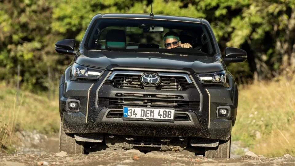 Toyota Hilux Invincible